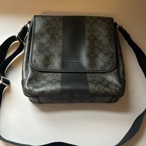 Coach Heritage Striped Map Bag  F70757